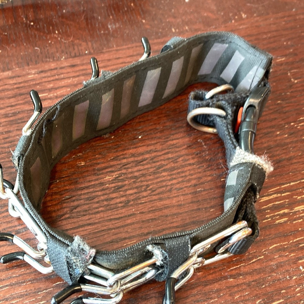 Source Unknown Black Dog Collar with Chevron Design